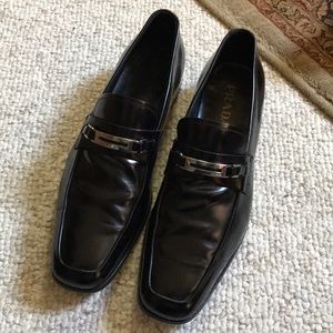 Prada dress shoes, like new and barely worn.